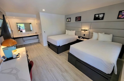 Newhall Hotel | Discover the Best Santa Clara Has to Offer! 4 Units with FREE Parking!