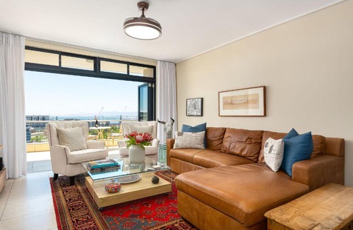 Cape Town City Centre Apartment | Dockside Views