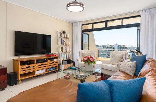 Cape Town City Centre Apartment | Dockside Views