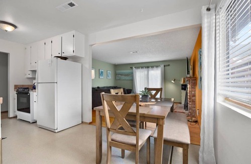 Opal Cliffs House | Dog-Friendly Cottage Near Premier Surf Beach