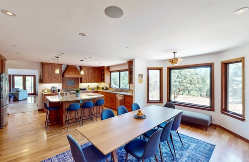 Freestone House | Dog-Friendly Sebastopol Retreat with Private Pool, Spa & Game Room