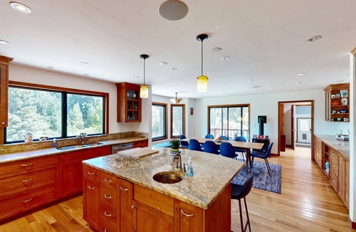 Freestone House | Dog-Friendly Sebastopol Retreat with Private Pool, Spa & Game Room