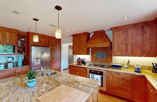 Freestone House | Dog-Friendly Sebastopol Retreat with Private Pool, Spa & Game Room
