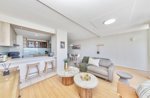 Cape Town Apartment | Dolphin Beach CG12, Blouberg by HMH