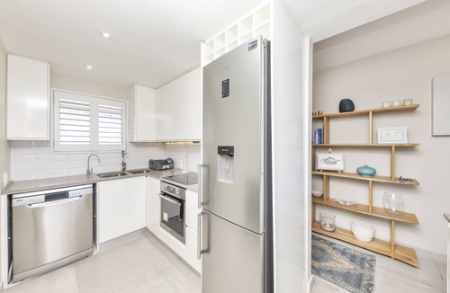 Lagoon Beach Apartment | Dolphin Beach H205, Blouberg by HMH