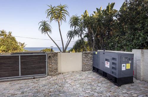 Umhlali Beach Villa | Dolphin Coast YOLO Spaces - Ballito Beach House Villa