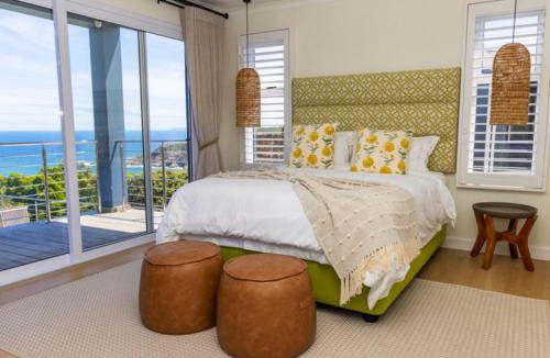 Herolds Bay Apartment | Dolphin Dream