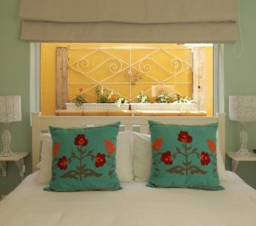 Mouille Point Bed & Breakfast | Dolphin Inn Guesthouse