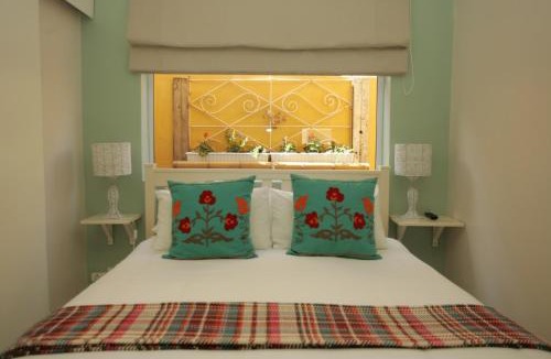Mouille Point Bed & Breakfast | Dolphin Inn Guesthouse