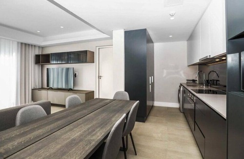 Greater Johannesburg Metropolitan Area Apartment | DonnaMae’s Flat