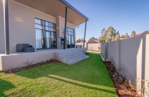 Dullstroom Villa | Dorpshuis