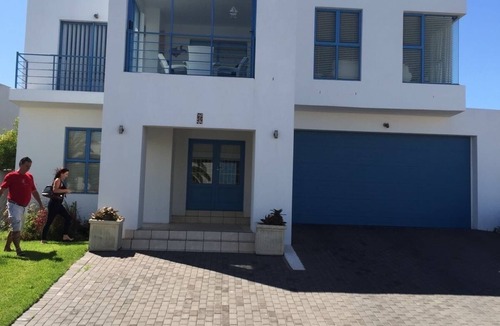Mykonos House | Double storey luxury vacation house 3 min walk to beach (some ocean view