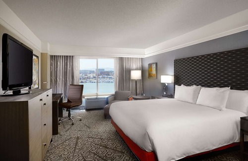 Brisbane Hotel | DoubleTree by Hilton San Francisco Airport North Bayfront