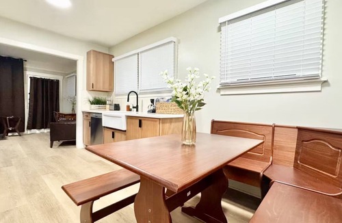 San Jose House | Downtown Gem: 2BR Historic Spanish Bungalow Short Walk to SJSU + Parking