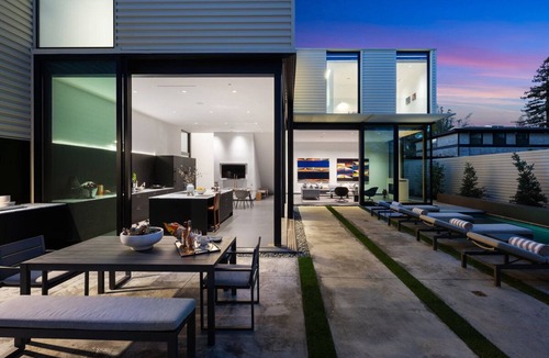 Healdsburg House | Downtown Healdsburg Contemporary Home with Pool
