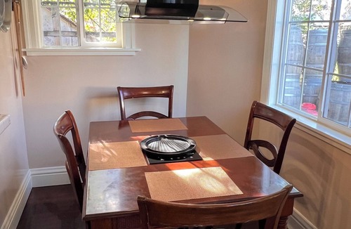 Napa House | Downtown Luxury Retreat: Private Cinema, Custom Bar, Cave Tasting, pet stay free
