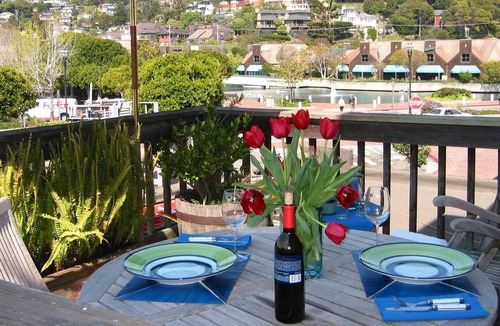 Belvedere Tiburon Apartment | Downtown next to SF ferry