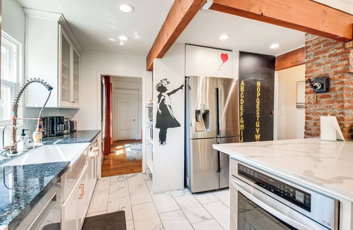 Downtown San Jose Apartment | Downtown San Jose Apt w/Deck: 1 Mi to SAP Center!