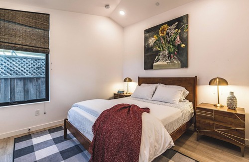 San Jose House | Downtown San Jose private guesthouse. Minutes to Levi's, SAP Center, SJSU & more