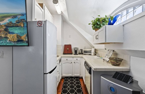 San Jose House | Downtown SJ The Hensley House