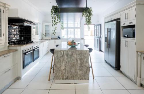 Sheffield Beach House | Dream Beach House with Pool & Ocean Access