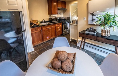 Dolores Heights Cabin | Dreamy Minimalist 1BR Cottage in Eureka Valley