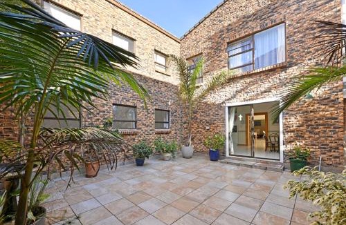 Constantia House | Dressage Guesthouse