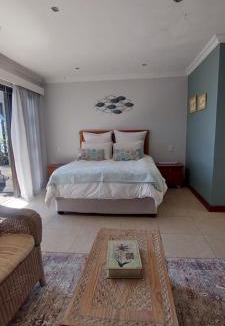 Gordons Bay Central Villa | Driftwood Beach Villa