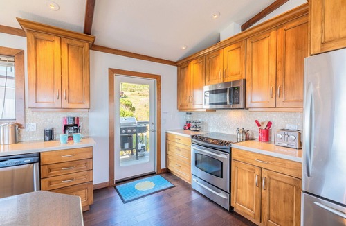 Dillon Beach House | Drop Anchor! Dillon Beach Retreat! Fun Game Room! HtTb~PupOK-Whale Watch