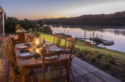 Colchester Cabin | Dungbeetle River Lodge