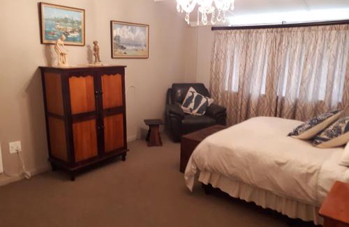 Mooirivier Bed & Breakfast | Dunroamin Bed and Breakfast