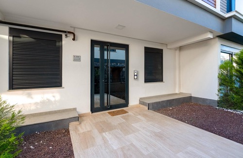 Lara Apartment | Duplex w Balcony, Terrace 5 min to Beach