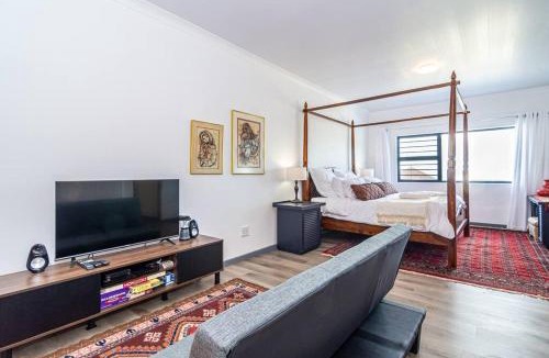 Franskraal House | Dyer Island View - by Salted Fynbos Staying