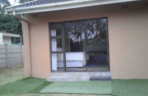 Durban North House | Dyna Guest House: Deluxe Queen Suite
