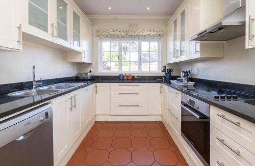 Bishopscourt Apartment | E Stamford Road
