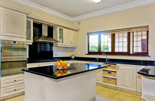 Botha's Hill Bed & Breakfast | Eagle Wind Manor