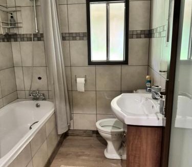 Magaliesberg House | EastClaire Guesthouse