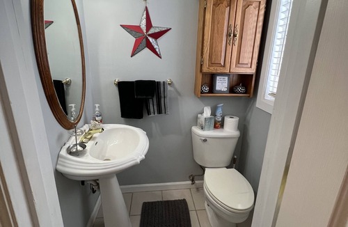 Larkspur Apartment | Eat. Sleep. Ski. "Larsson's Ski Retreat Awaits"!