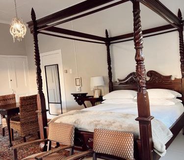 Umtata Bed & Breakfast | Ebony Moon