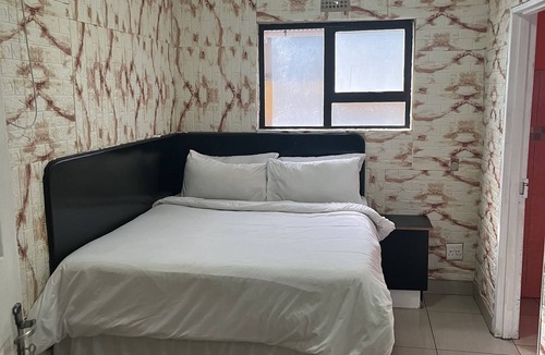 Rosettenville Hotel | Eccentric Hotel Lounge, With Bars And Nightclubs in Premises