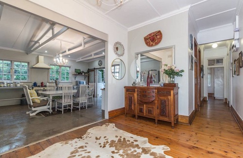 Kingsborough House | Eclectic Beach House 👙