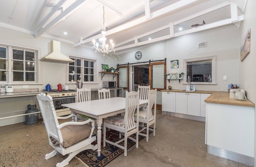 Kingsborough House | Eclectic Beach House 👙