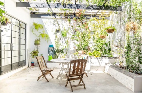 Three Anchor Bay Apartment | Eclectic Two Bedroom in Seapoint