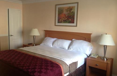Oakland Cabin | Econo Lodge Oakland Lake Merritt Area