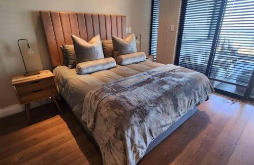 Big Bay Apartment | Eden Beachfront apartment with inverter back up