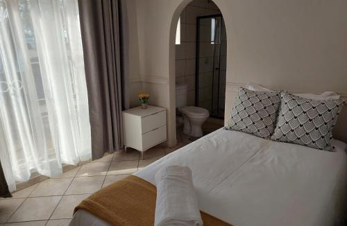Brits Bed & Breakfast | Eight Martjie Guesthouse