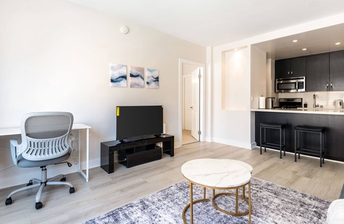Nob Hill Apartment | Elegant 1-Bedroom Apartment in Central SF WiFi + Fitness Amenities