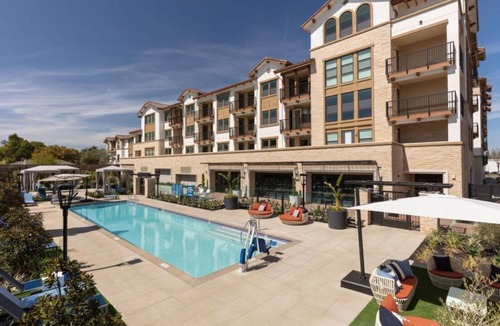 Sunnyvale Condo | Elegant 1BR Condo w/Pool & Gym at Murphy Station