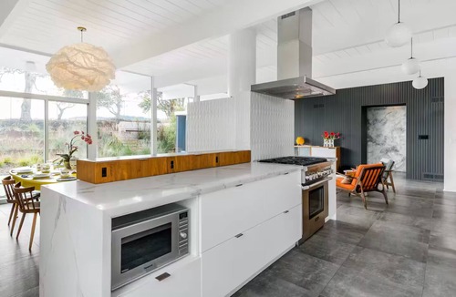 Highlands-Baywood Park House | Elegant 3-BR Escape w/Backyard near Western Hills
