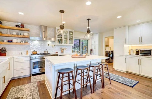 Upper Rockridge House | Elegant Bay Area Escape Oakland Hills Views, Chef's Kitchen, Claremont Hotel
